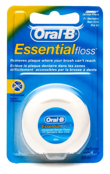 Oral-B Essential Floss nevoskovaná zubní nit, 50m