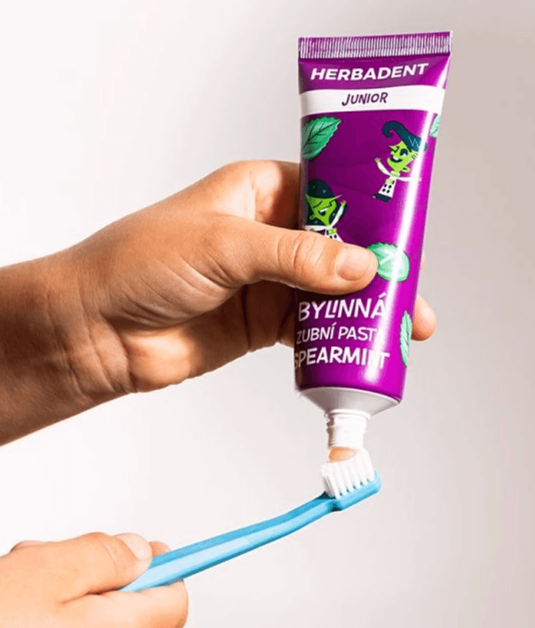 Herbadent JUNIOR Bylinná zubní pasta SPEARMINT s fluoridy, 75 g - náhled 3