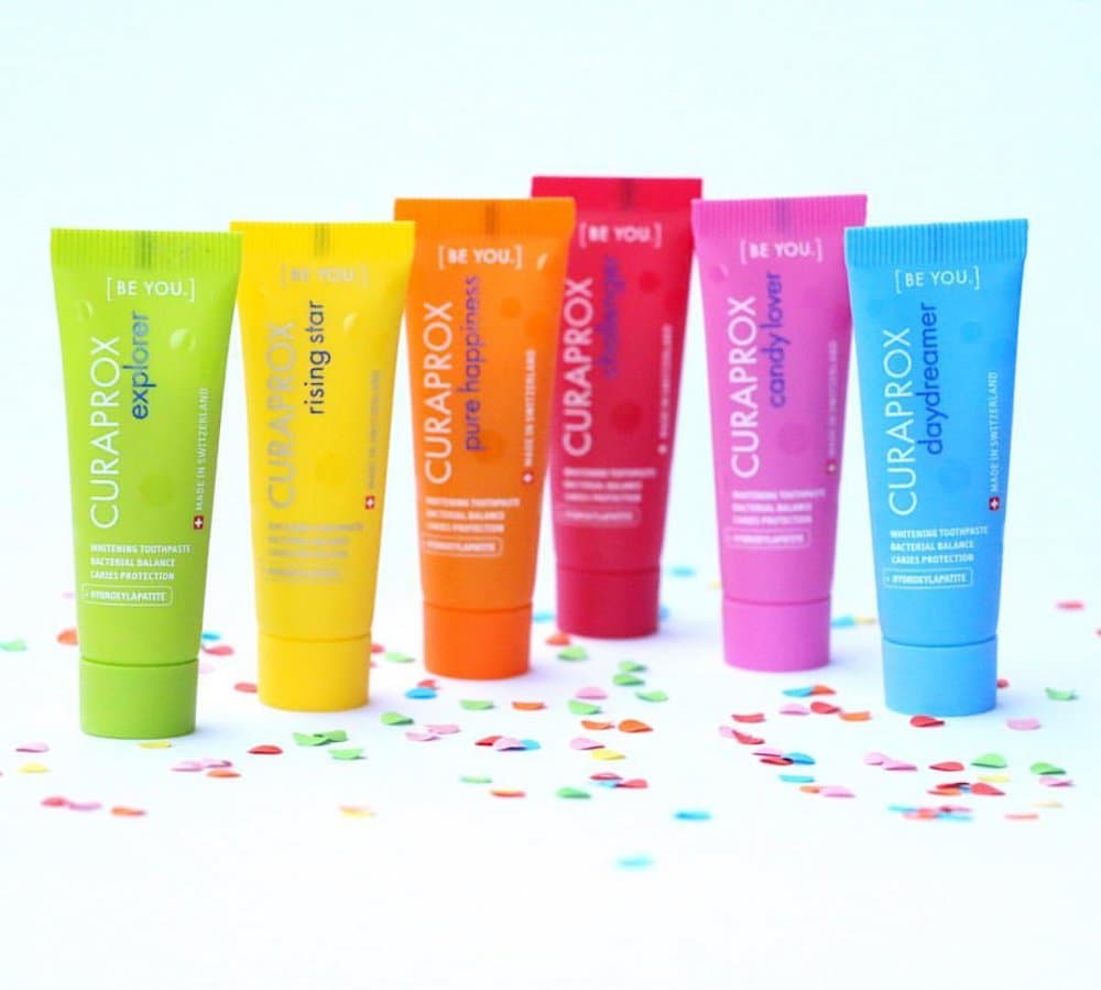 Curaprox zubní kartáček 5460 Ultra Soft bělicí pasty 6 x 10 ml dárková sada - náhled 3