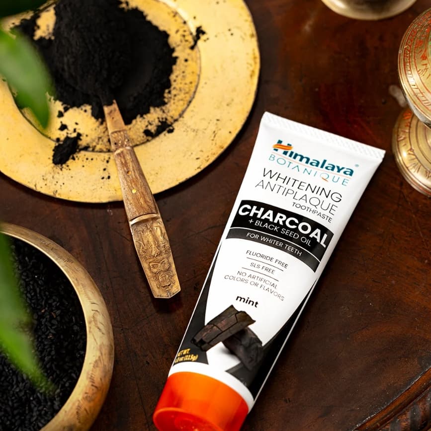 Himalaya Botanique Charcoal Whitening Antiplaque bělící zubní pasta , 113g - náhled 2